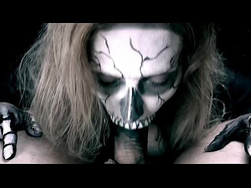 ❤️ Demon puella sugentem gallum cum nigro ore suo deglutivit cum . Anal video apud nos